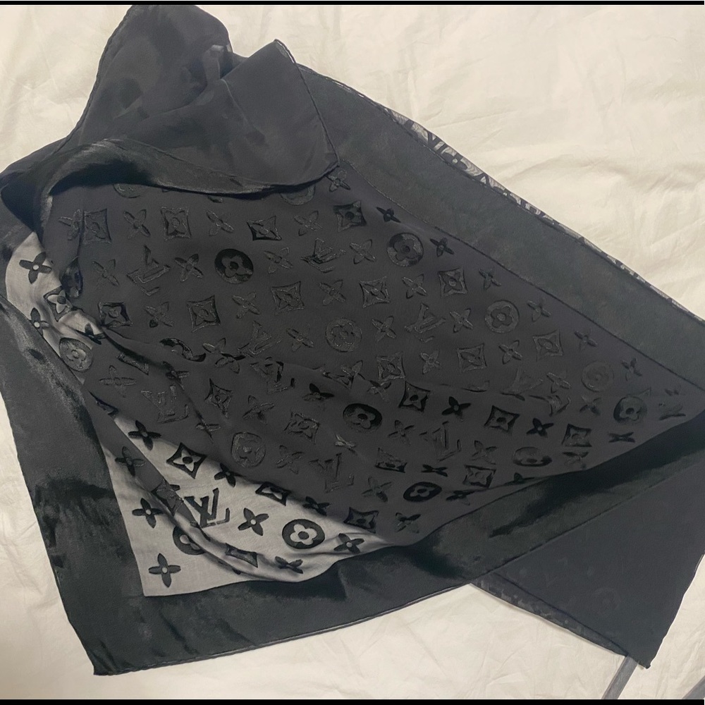 Louis Vuitton Shawl